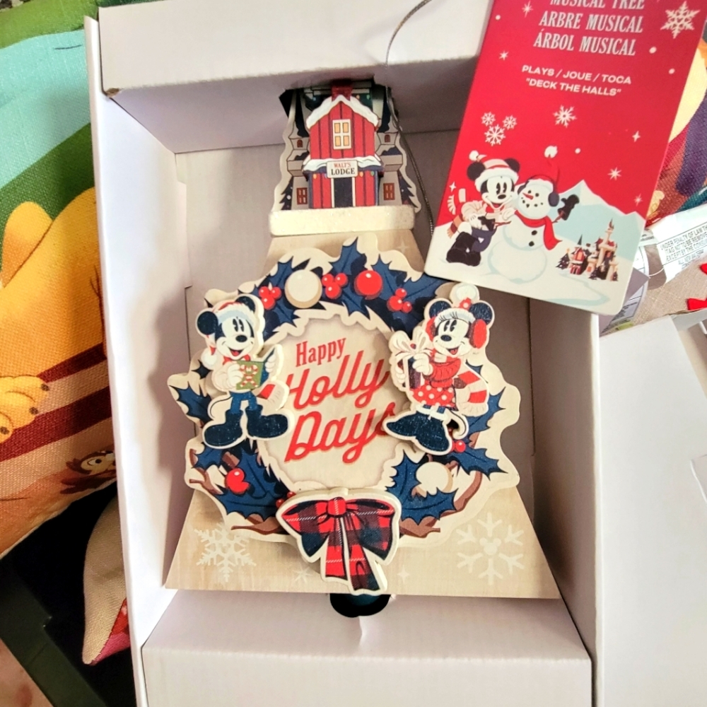 DisneyParks Walt's Holiday Lodge Collection Musical Tree New In Box - Picture 6 of 8